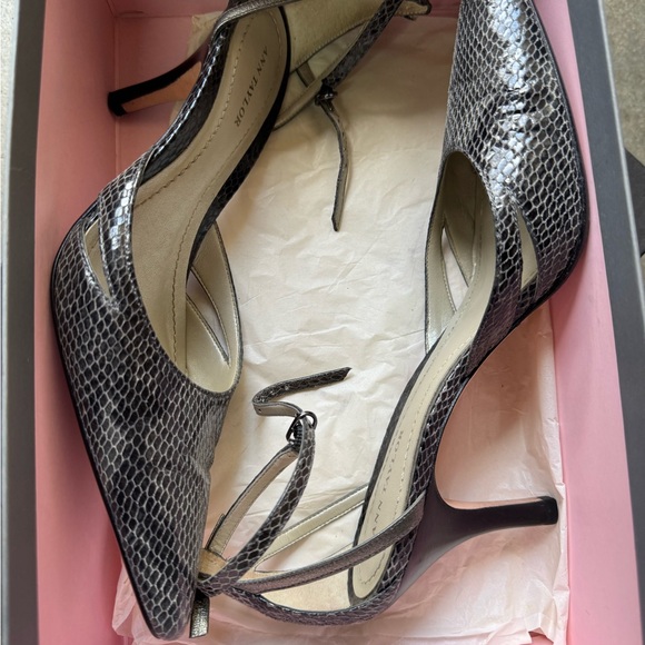 Avignon lizard print in grey - Picture 3 of 5